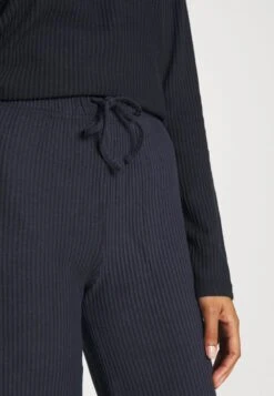 Anna Field RIB SLOUCH PJ SET - Nachtwäsche Set - Blue 10 Anna Field RIB SLOUCH PJ SET - Nachtwäsche Set - Blue -Anna Field 88673e326a764a42a99ed710ca0c91f3