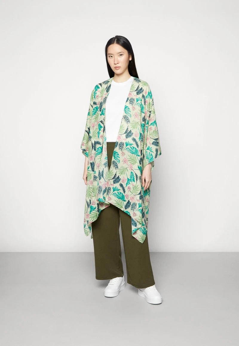 Anna Field Cape - Green 1 Anna Field Cape - Green